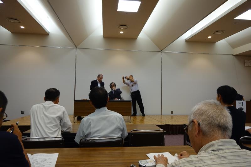 全体会議の議長他