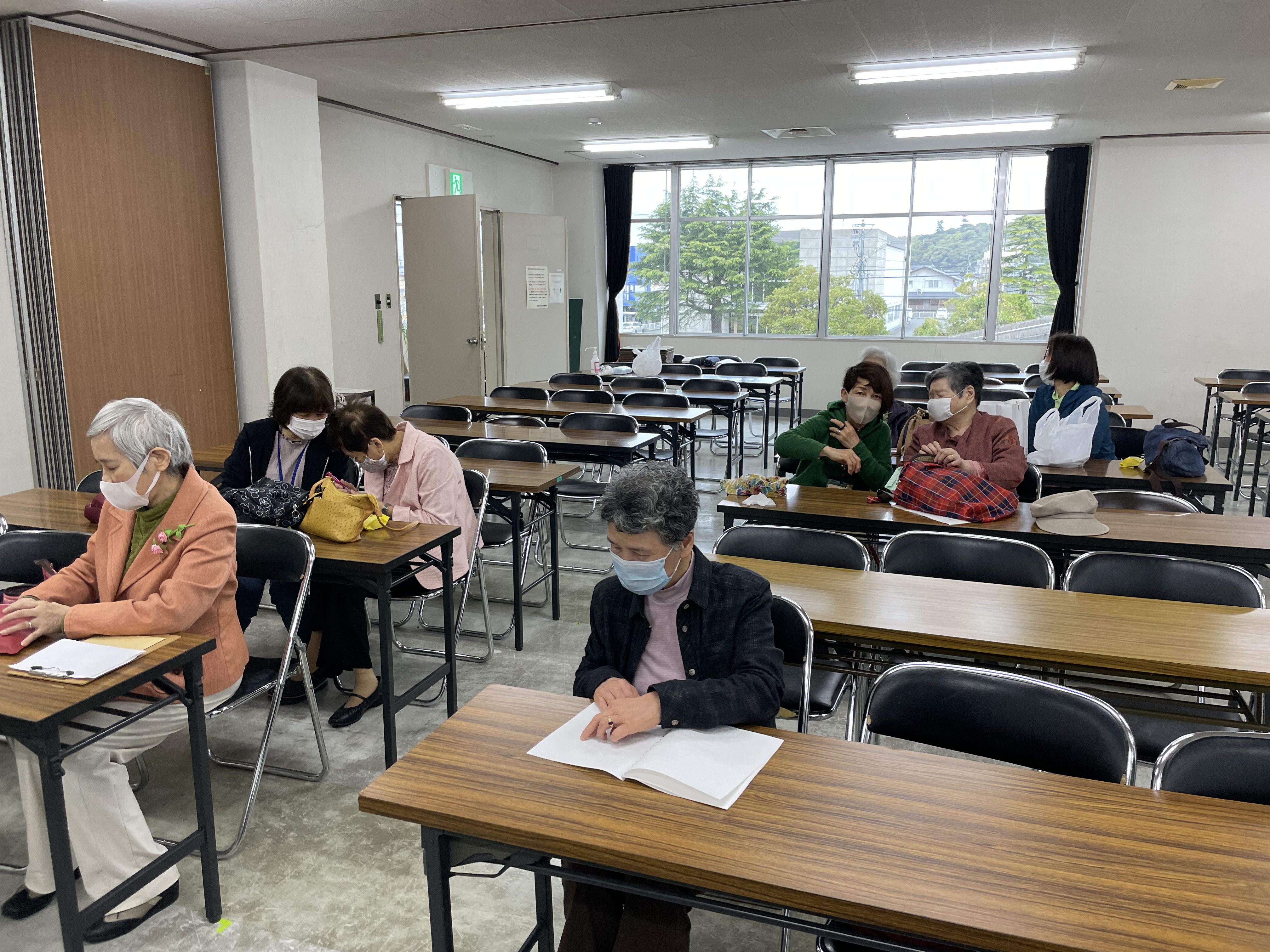 ������J��O�łV�l�قǂ�O����