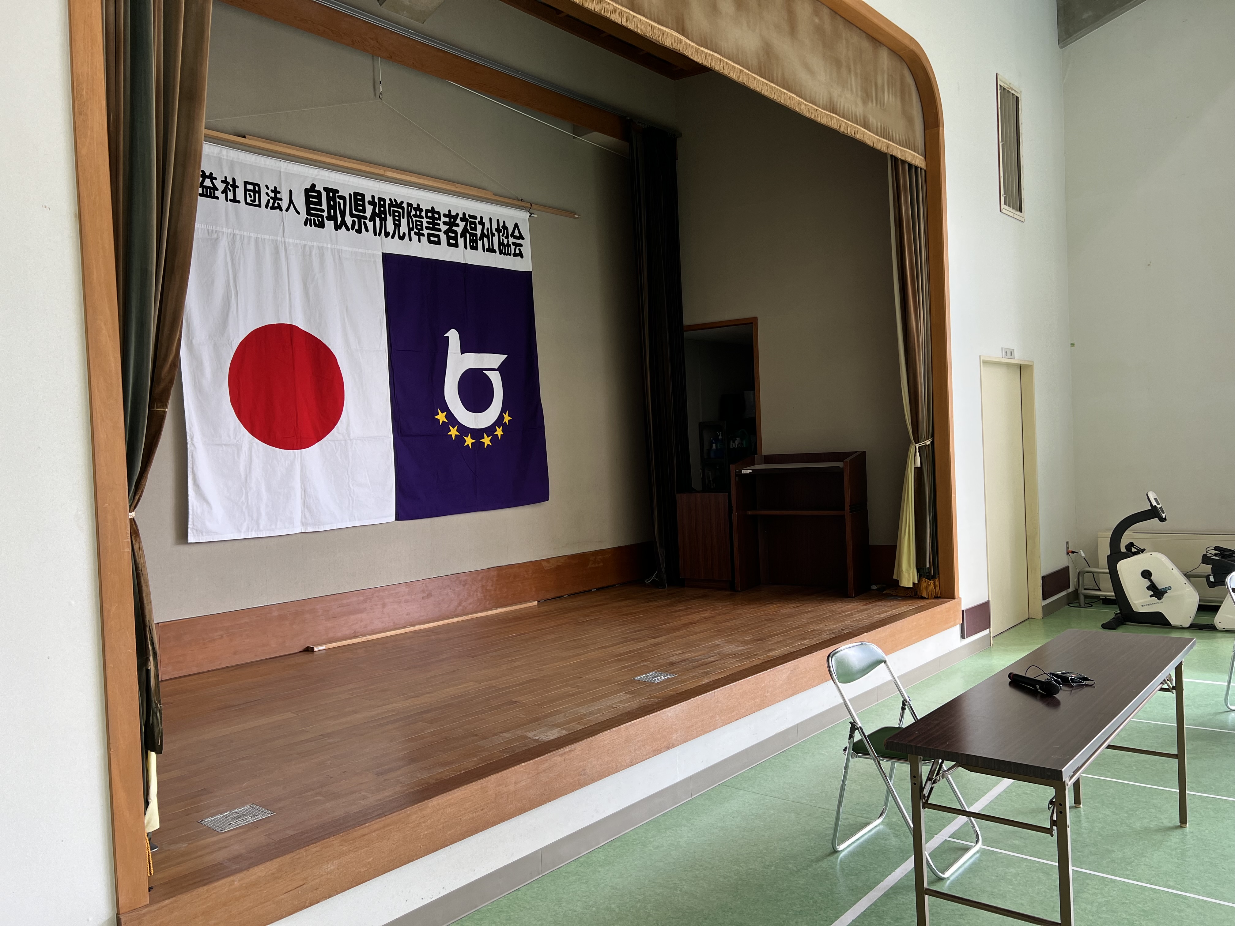 �X�e�[�W�Ŗ��Ȃǂ�