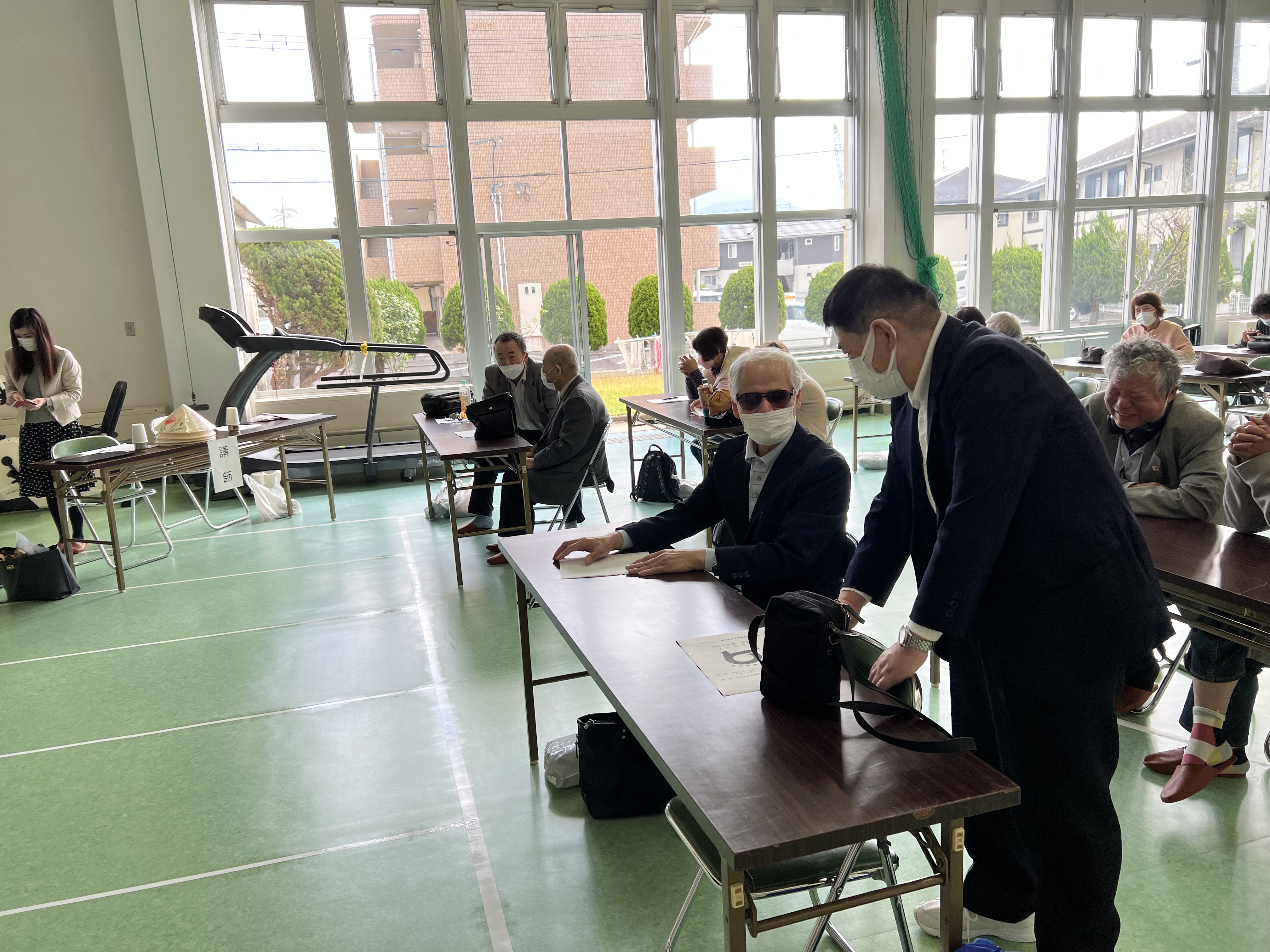 �u�t�ȂŊ���ɖh�~���A���̊O�̌i�F��