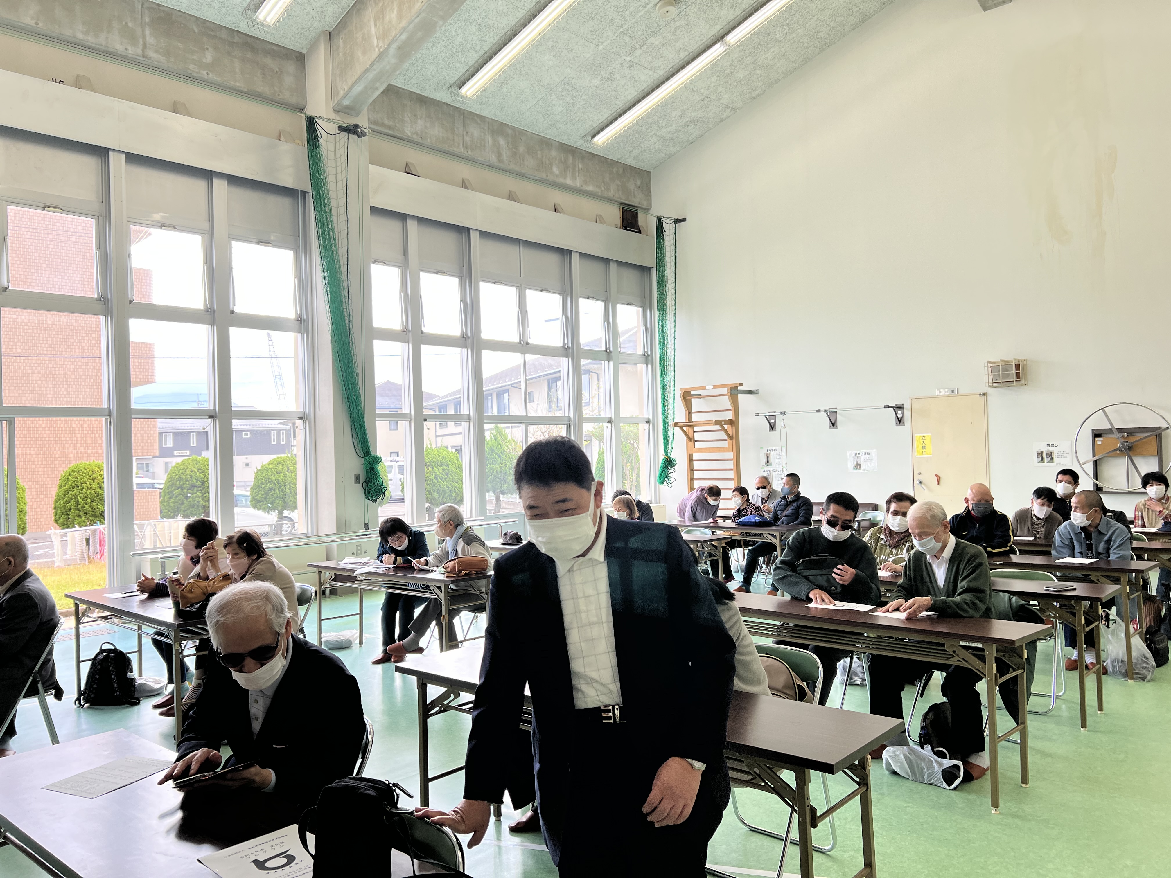 ��ꕗ�i�A�Q�O�l���炢�������Ă���