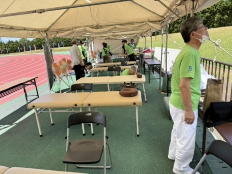 �������ŉ��݂̃x�b�h���������A�T�C�U�l�̐l��